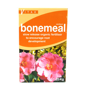 Vitax Sterilised Bonemeal is a slow release organic fertilizer that can be used to encourage root de