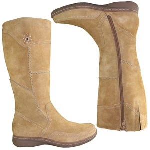 A casual but stylish knee length boot from Hush Puppies. With raised seems, soft paneled suede and d