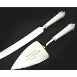 Personalise this lovely wedding cake knife set for a great keepsake for that special occasion.