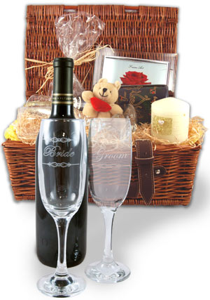 A wonderful unique wedding gift.Our luxury Wedding Hamper includes:Bottle of Wine (Choice of white, 