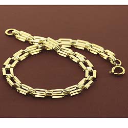 Hallmarked 9ct white and yellow gold gate bracelet which looks fantastic paired with our 9ct gold