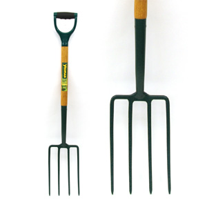 Yeomans quality digging fork is ideal for heavy cultivating jobs in the garden. It features a powerf