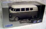Welly 1:38th Scale 1962 Volkswagen Classic Bus `VW Samba