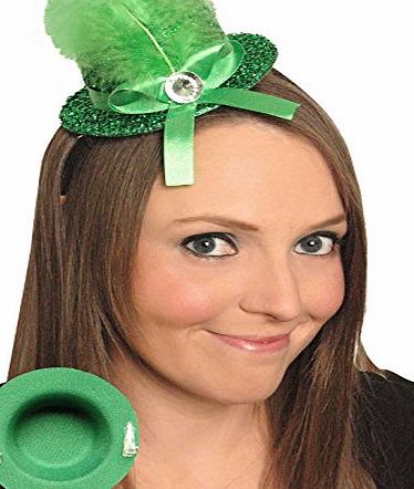 Wiked Fun Latest St Patricks Day Irish green glittery Hats, Gloves,Braces, Beads, Visor, Leprechaun,Tie, Makeup, Velvet, Shorts, Shits, Diamante and ribbon Detail Costume Accessories for Special Occasion (Mini 
