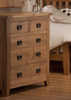 World Furniture Varka 2 3 Drawer Chest in Oak